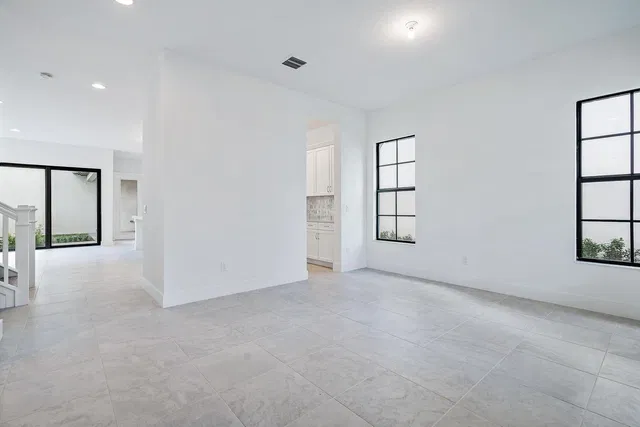 Residence photo 6