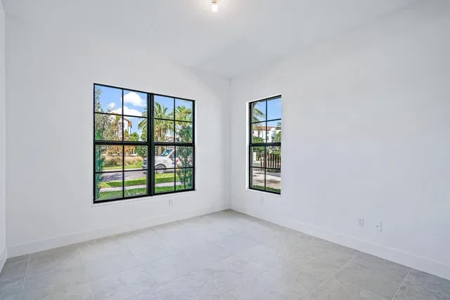 Residence photo 14