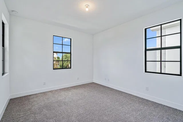 Residence photo 17