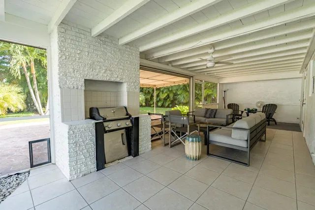 Palm Beach Shores Residence photo 8