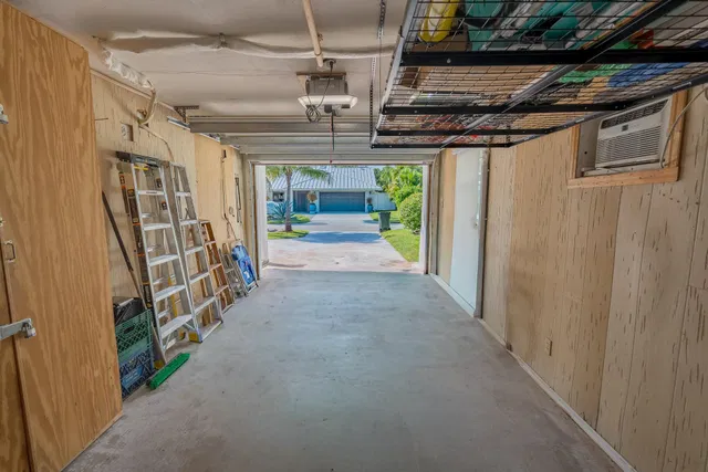 Palm Beach Shores Residence photo 14