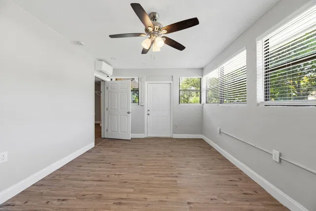 Residence photo 16