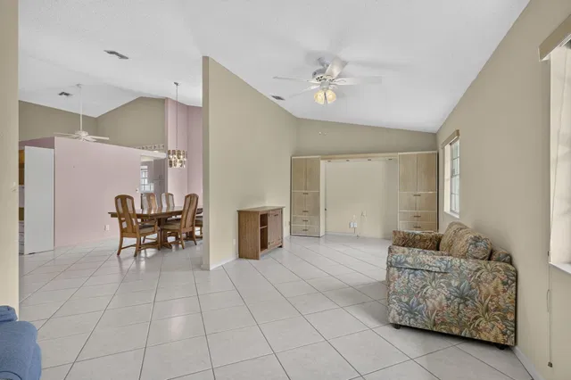  Residence photo 14