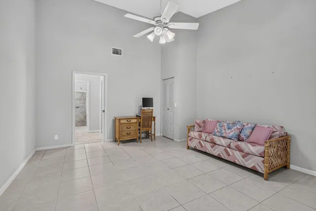  Residence photo 16