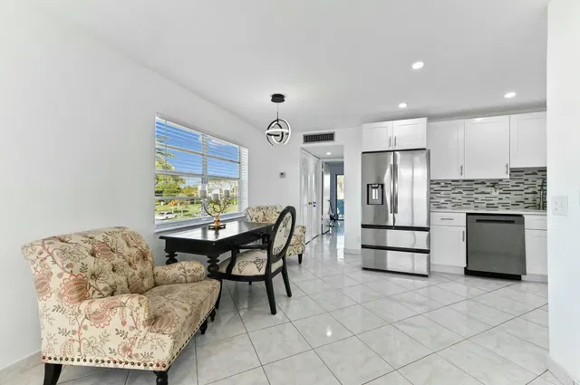 Residence photo 10