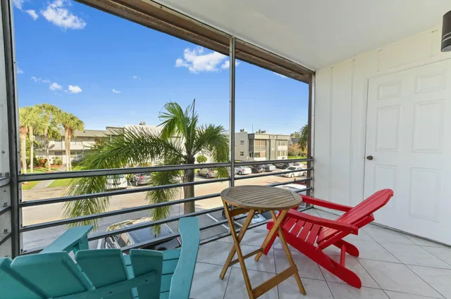 Residence photo 18