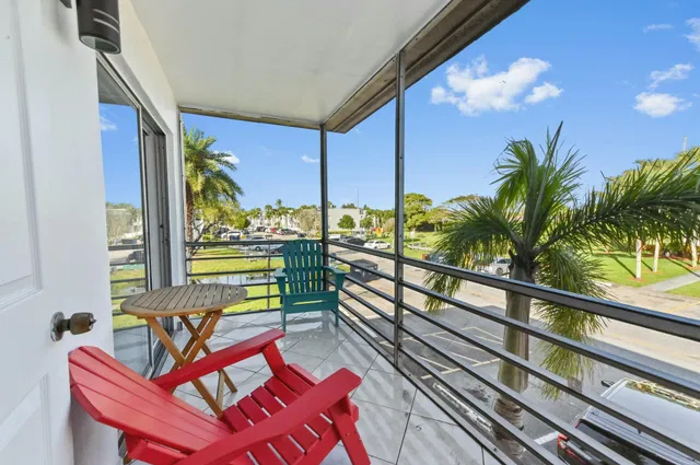 Residence photo 22