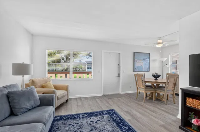  Residence photo 9