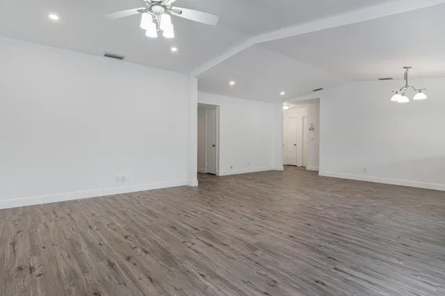 Residence photo 11