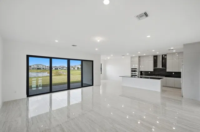 Whitmore Estates Residence photo 6