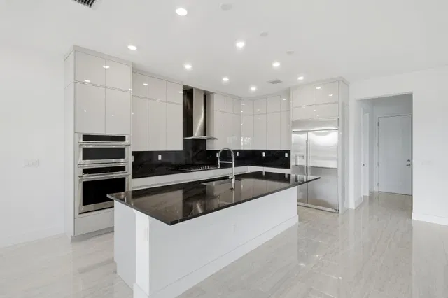 Whitmore Estates Residence photo 8