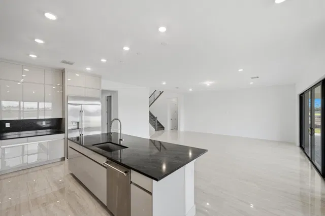 Whitmore Estates Residence photo 9