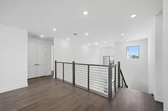 Whitmore Estates Residence photo 15