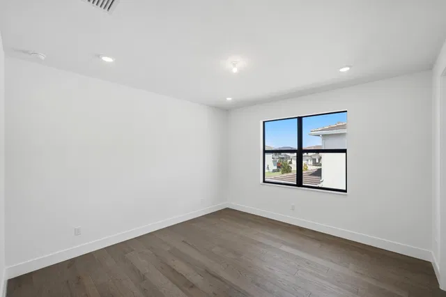 Whitmore Estates Residence photo 17