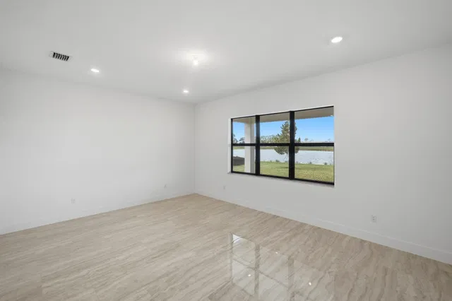 Whitmore Estates Residence photo 24