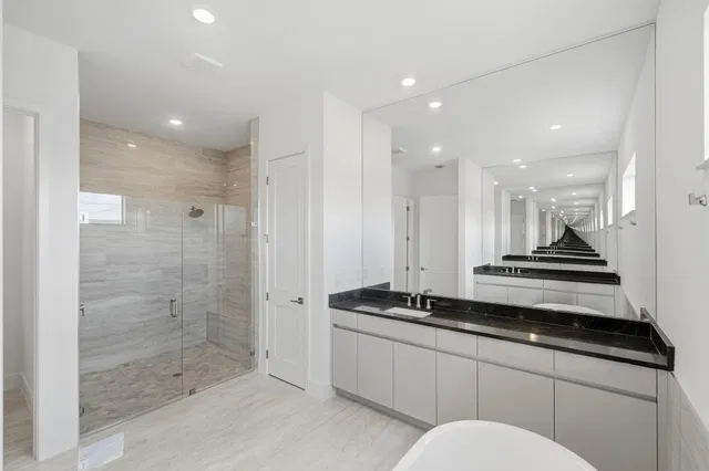 Whitmore Estates Residence photo 27