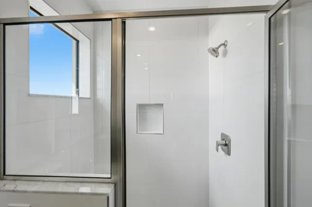 Whitmore Estates Residence photo 29
