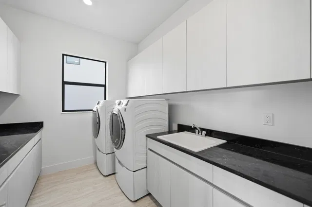 Whitmore Estates Residence photo 31