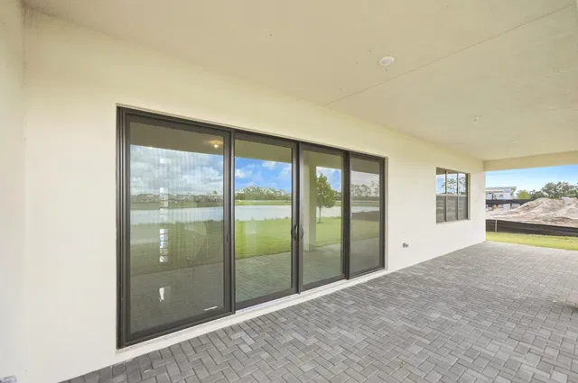 Whitmore Estates Residence photo 33