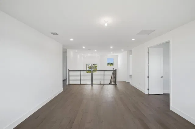 Whitmore Estates Residence photo 35