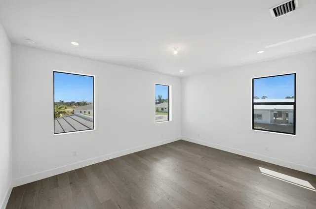 Whitmore Estates Residence photo 36