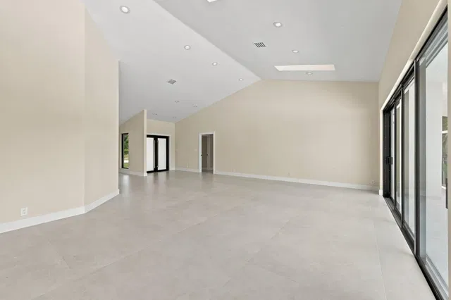  Residence photo 10
