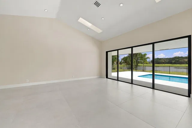  Residence photo 11