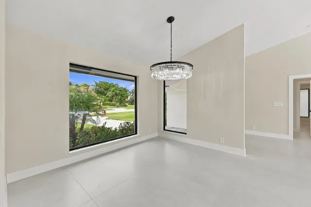  Residence photo 15