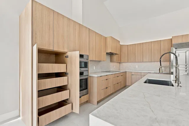  Residence photo 24