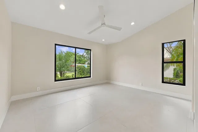  Residence photo 72