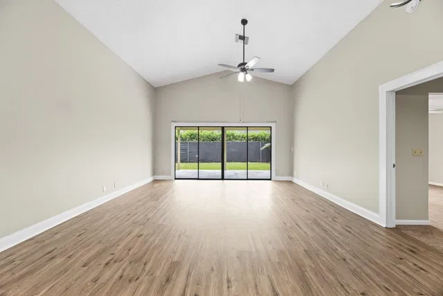  Residence photo 7