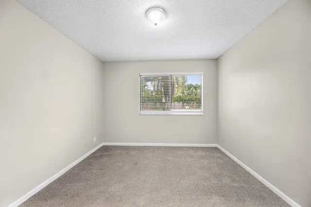  Residence photo 15
