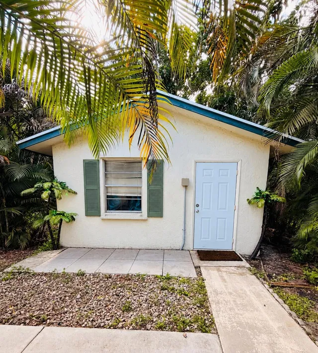 Residence photo 3
