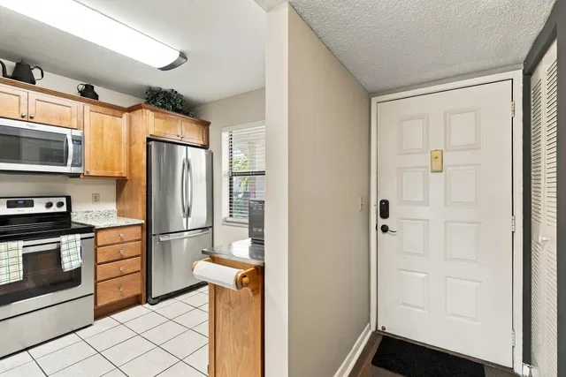 Unit 103 photo 4