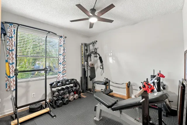 Unit 103 photo 16