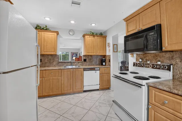  Residence photo 18