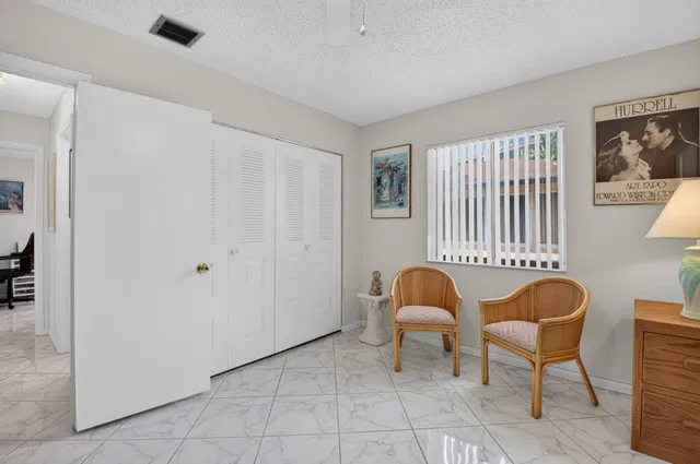  Residence photo 27