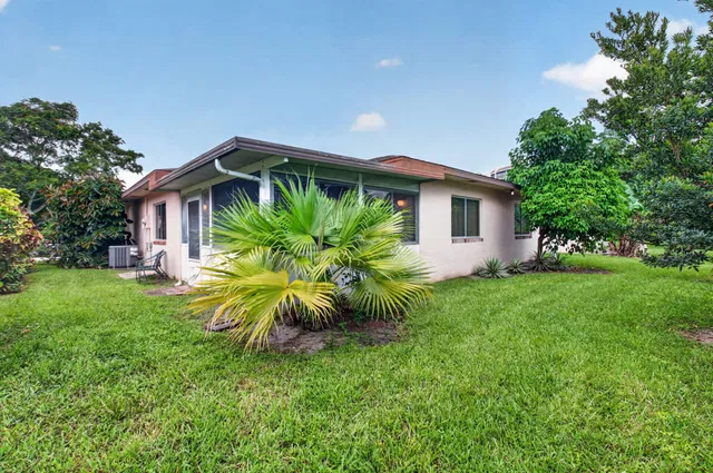  Residence photo 30