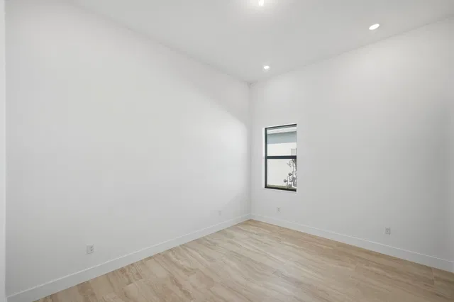  Residence photo 22