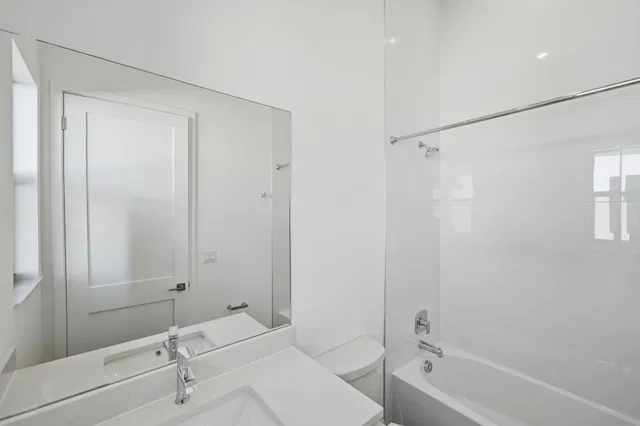  Residence photo 24