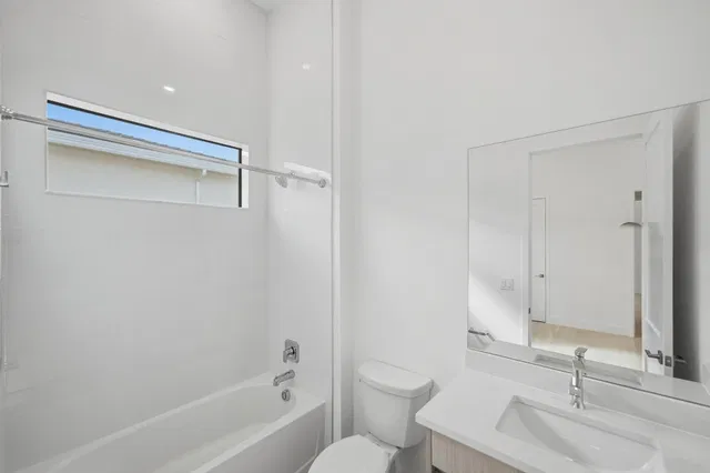  Residence photo 32
