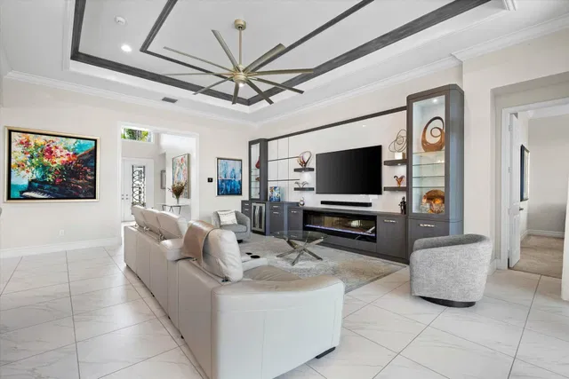 Residence photo 8