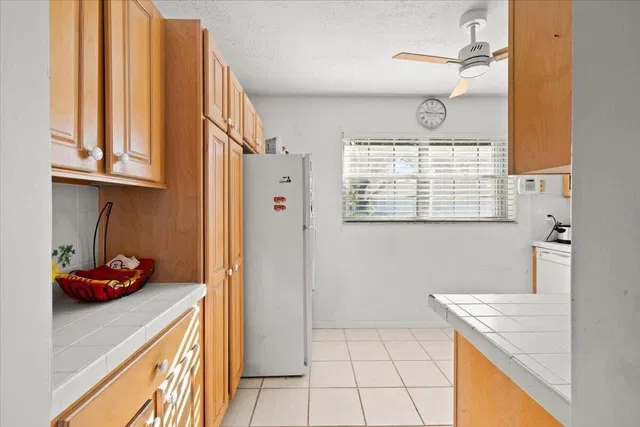Unit 853 photo 11