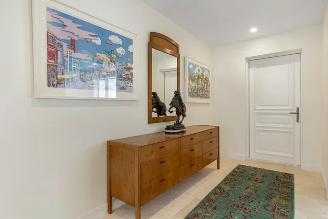 Residence photo 5