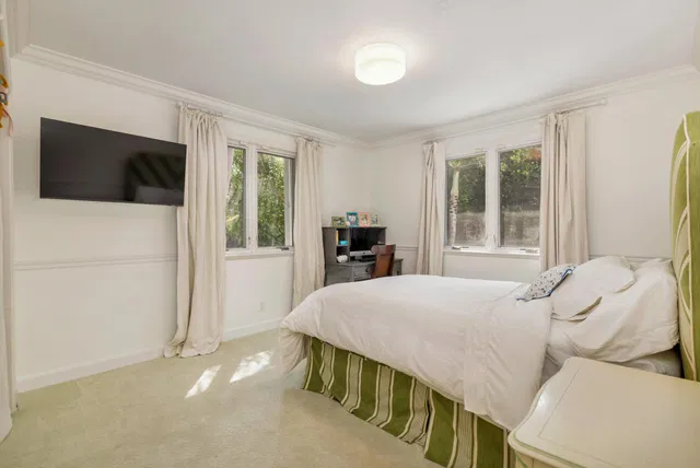Residence photo 22