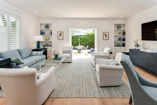In-Town Palm Beach Unit 3 photo 2
