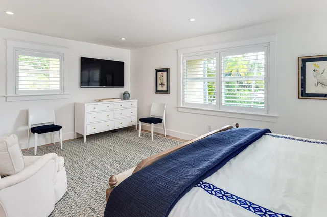 In-Town Palm Beach Unit 3 photo 9