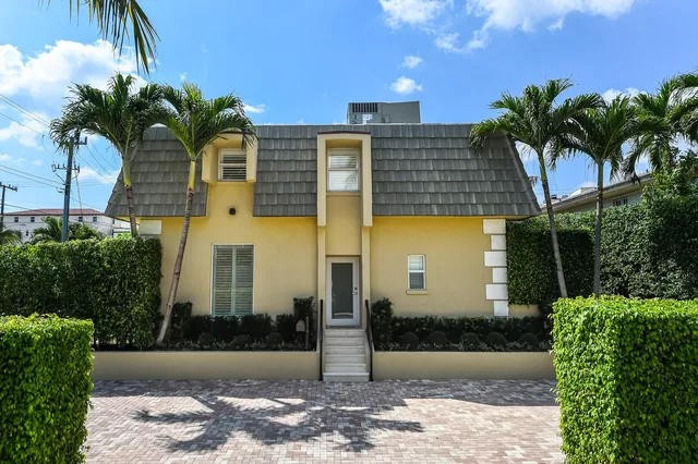 In-Town Palm Beach Unit 3 photo 12