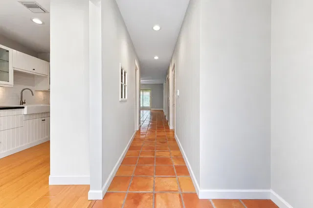 Residence photo 4