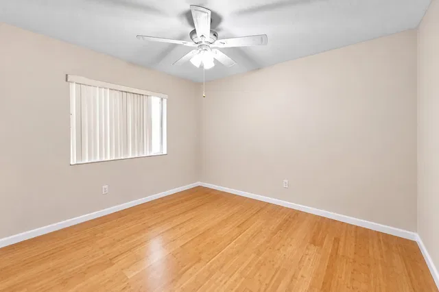Residence photo 12